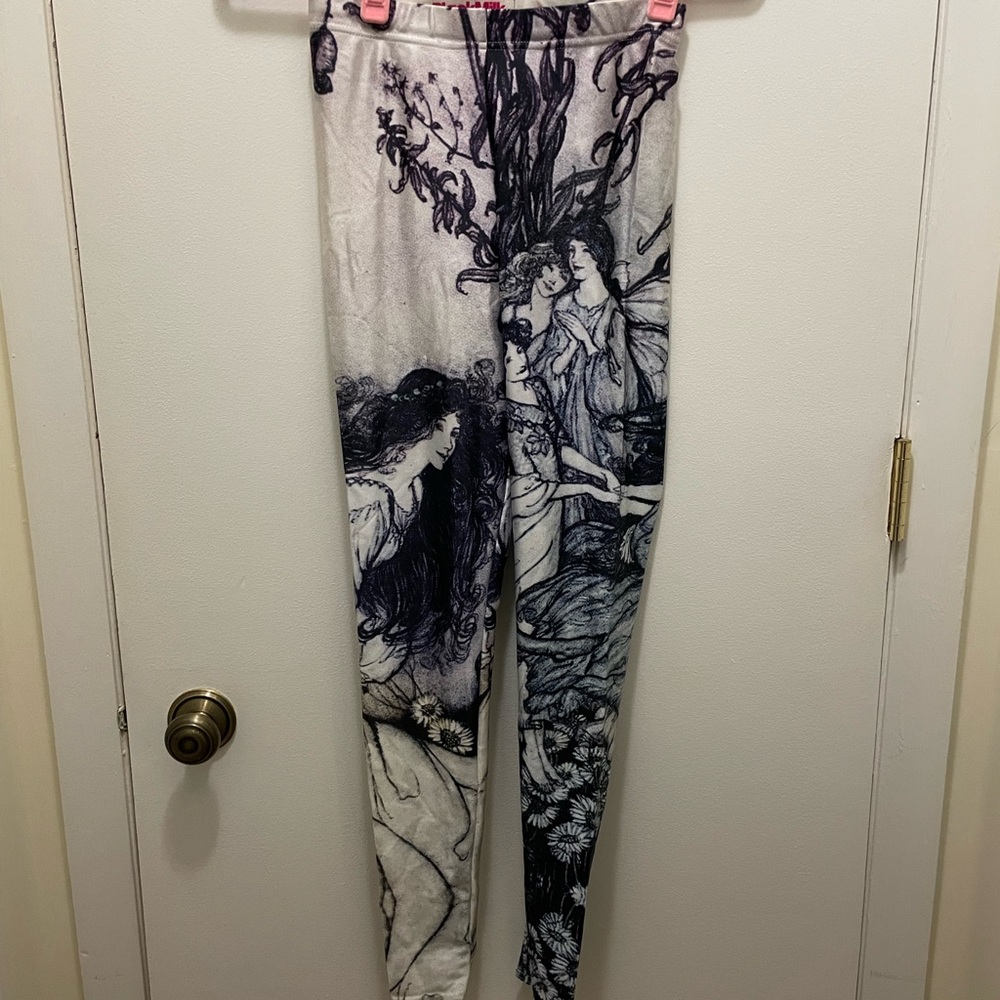 Blackmilk Monochrome Floral Leggings